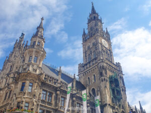 marienplatz - traveloffscript