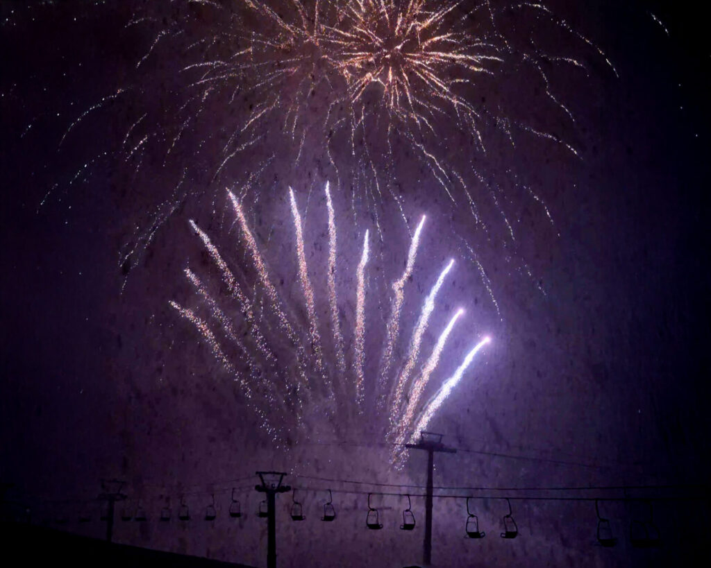 Fireworks niseko hanazono - traveloffscript