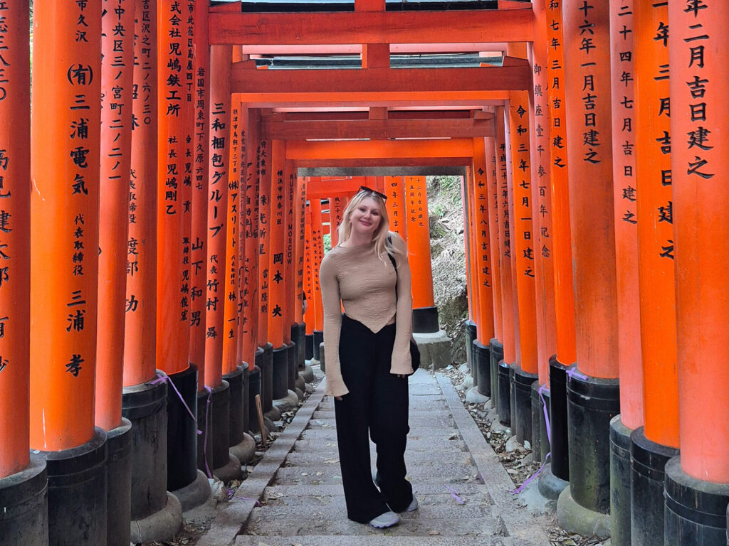 fujimiinari shrine bell - traveloffscript