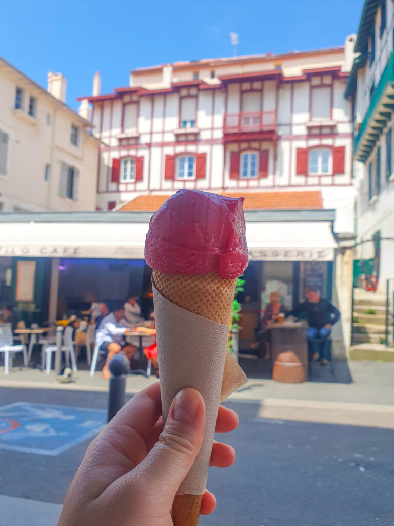 biarritz main street - traveloffscript