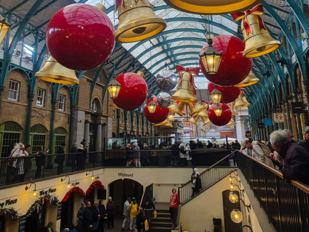 covent garden around christmas time