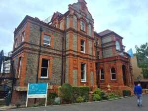 Palmers lodge main building