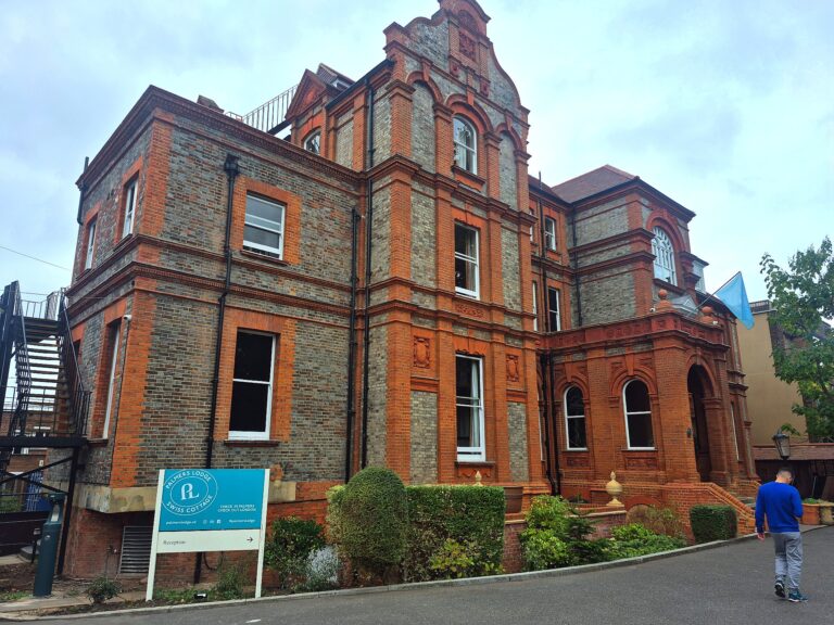 Palmers lodge main building