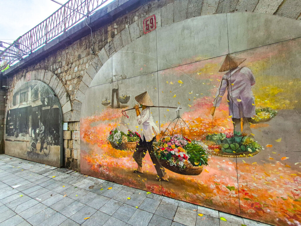 hanoi mural street