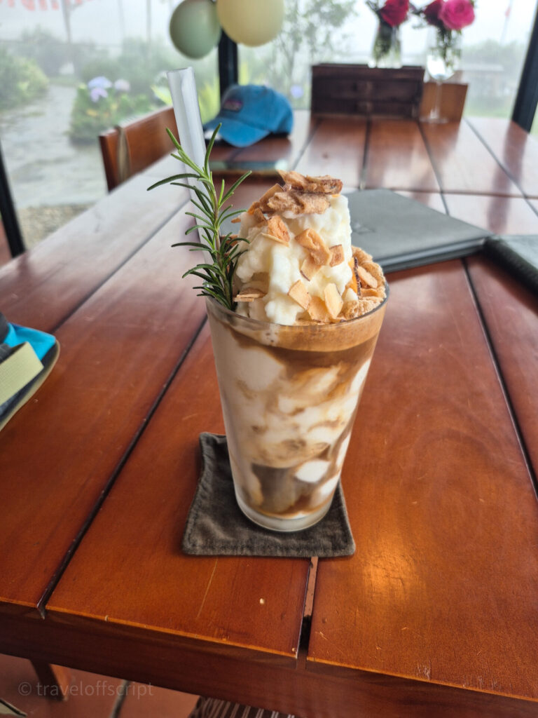 sapa iced coconut coffee