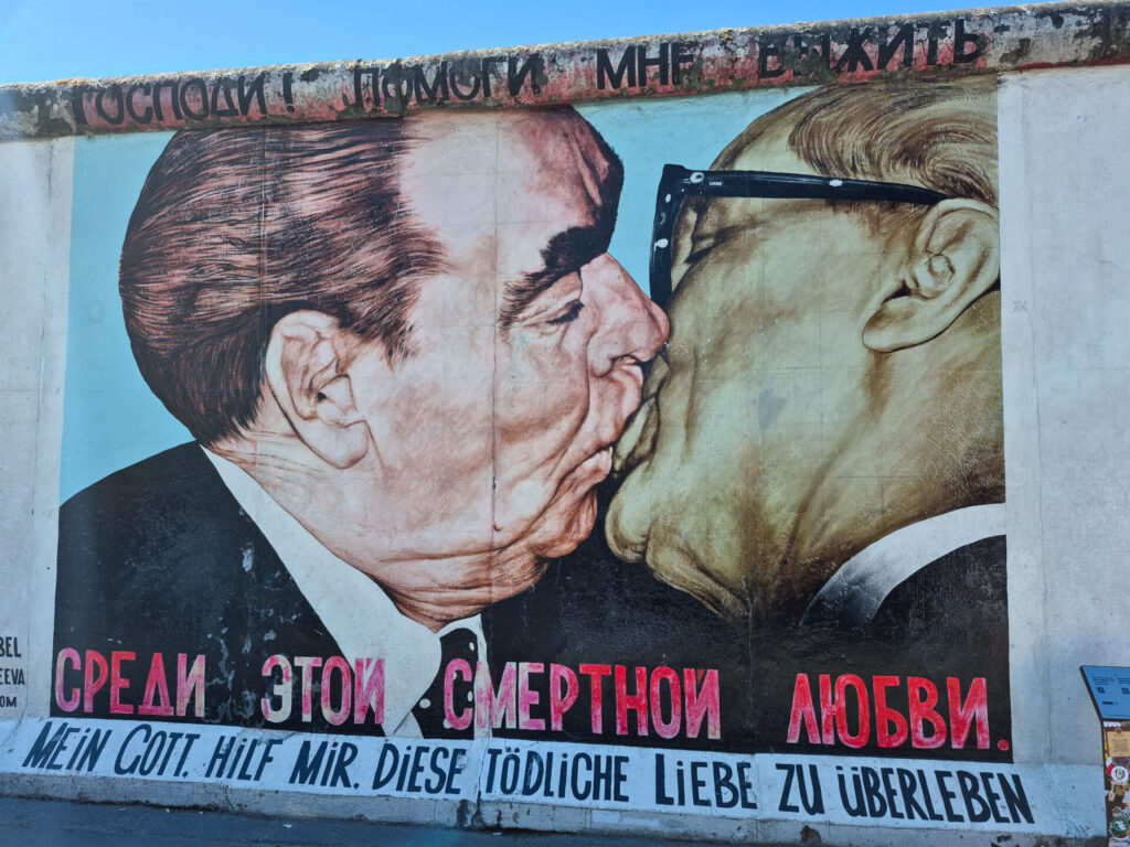 My God, Help Me to Survive This Deadly Love Berlin - © traveloffscript