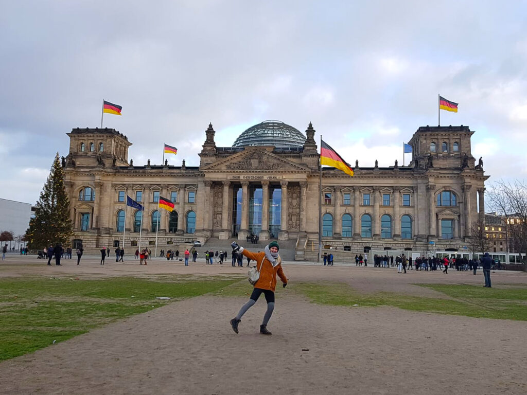 bell in front of reichstag