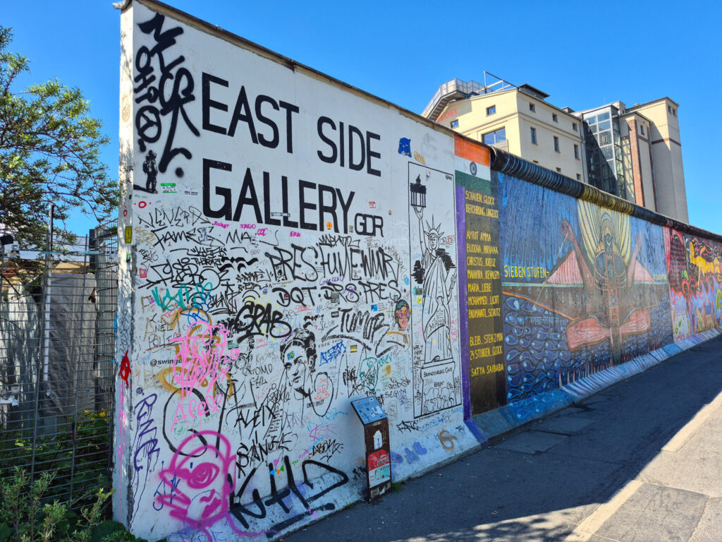 east side gallery Berlin - © traveloffscript